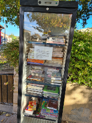 Délivrez - Boite à livres (Orgnac-l'Aven, France)
