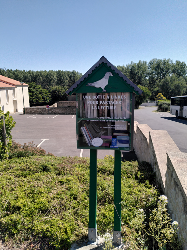 Délivrez - Boite à livres (Chantonnay, France)