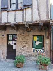 Délivrez - Boite à livres (Najac, France)