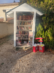 Delivrez - Free Library (La Fare-les-Oliviers, France)