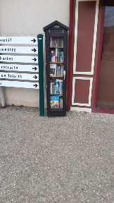 Délivrez - Boite à livres (Cossé-en-Champagne, France)