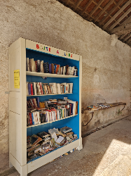 Délivrez - Boite à livres (Annay-la-Côté, France)