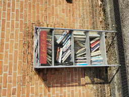 Délivrez - Boite à livres (Jouy-le-Potier, France)