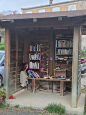 Délivrez - Boite à livres (Aigues-Vives, France)