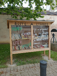 Délivrez - Boite à livres (Pouilly-sur-Loire, France)