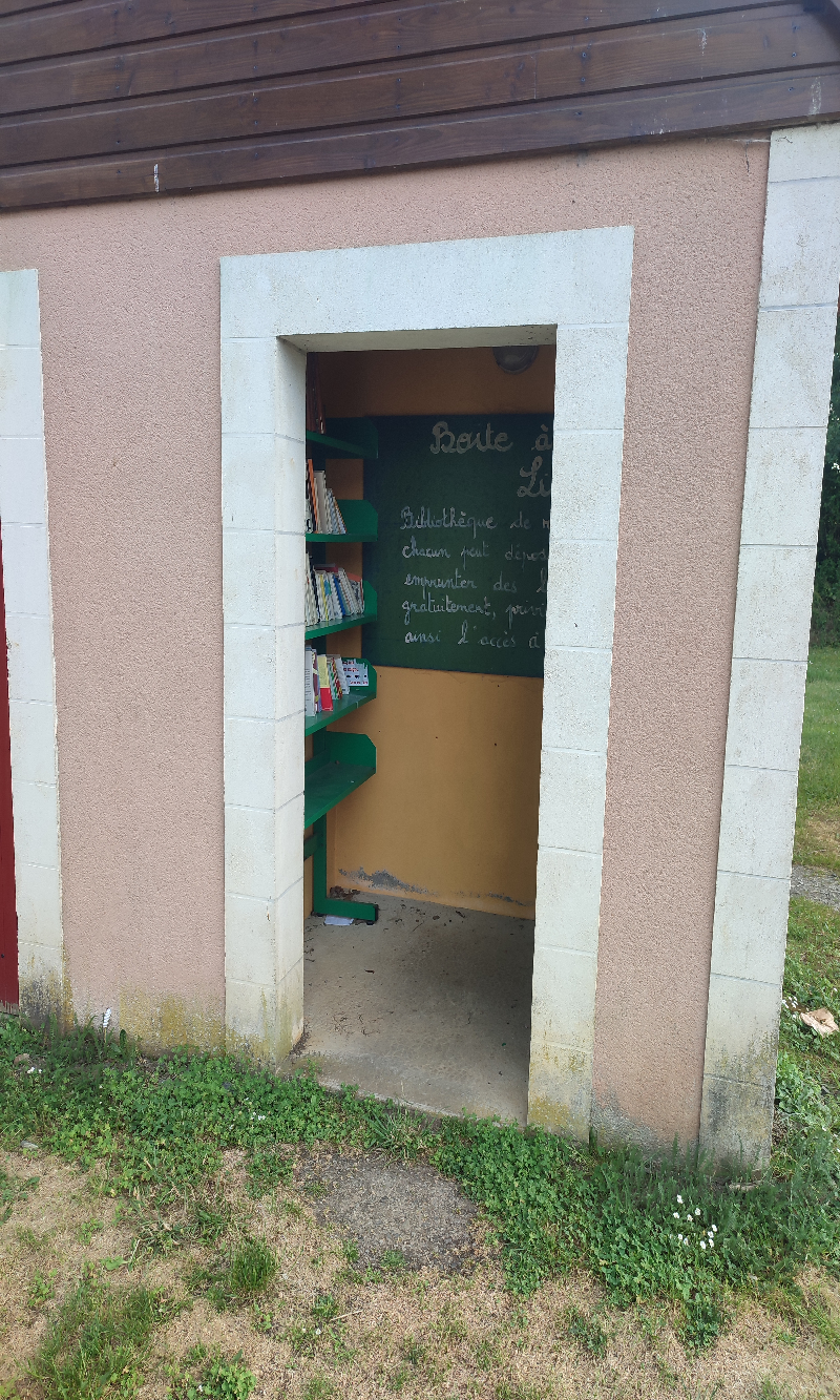 Délivrez - Boite à livres (Bouesse, France)