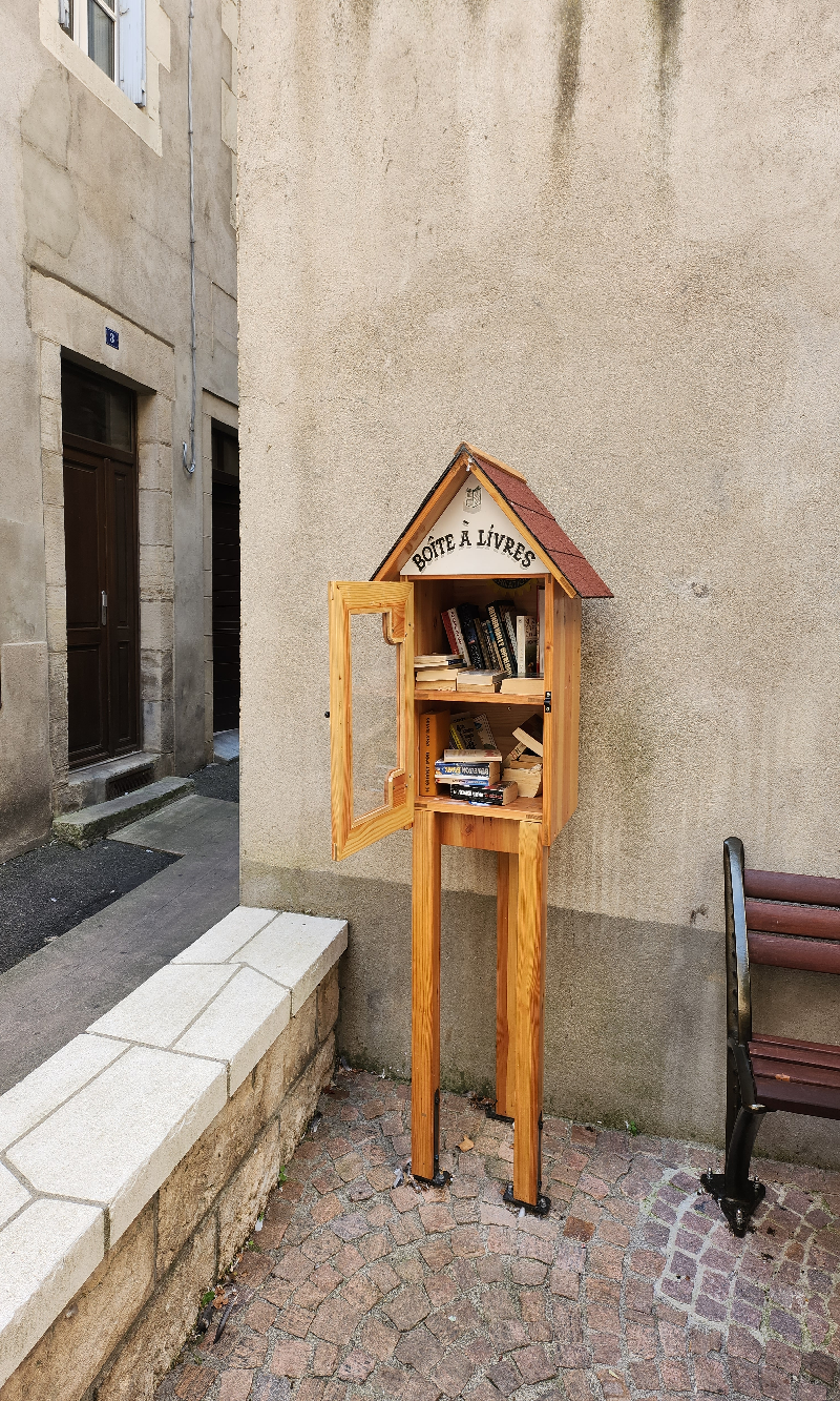 Délivrez - Boite à livres (Villefranche-de-Rouergue, France)