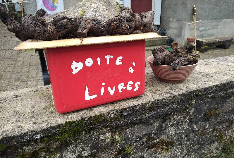 Délivrez - Boite à livres (Le Creusot, France)
