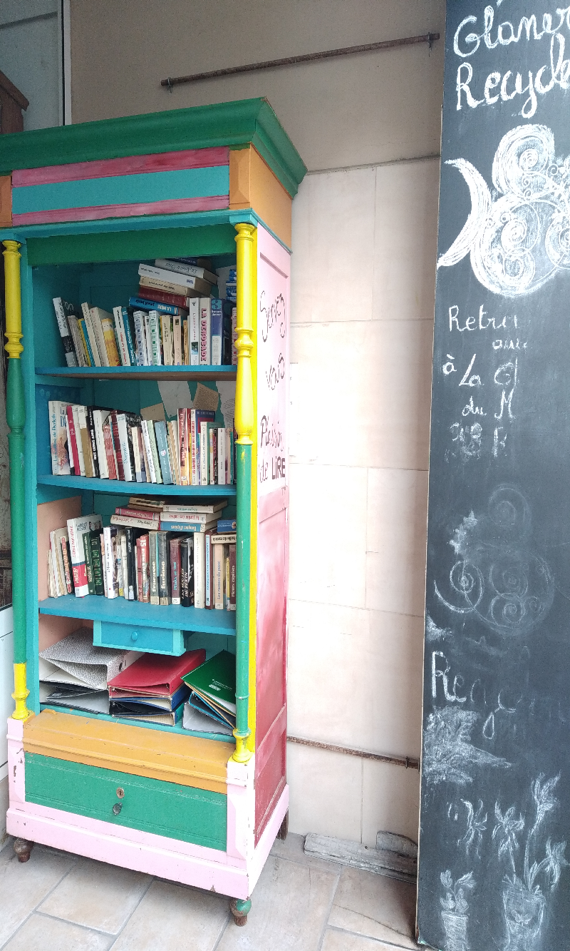 Délivrez - Boite à livres (Pons, France)