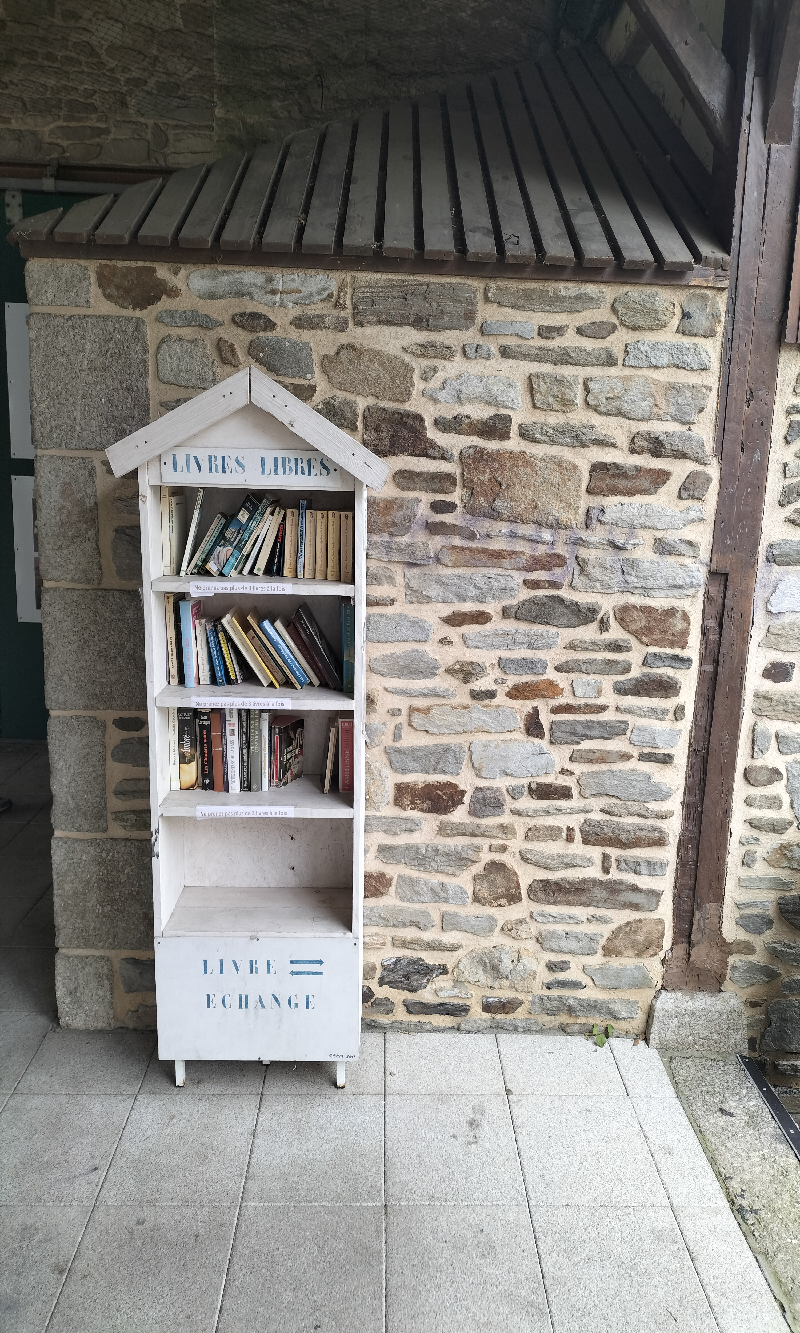 Délivrez - Boite à livres (Matignon, France)