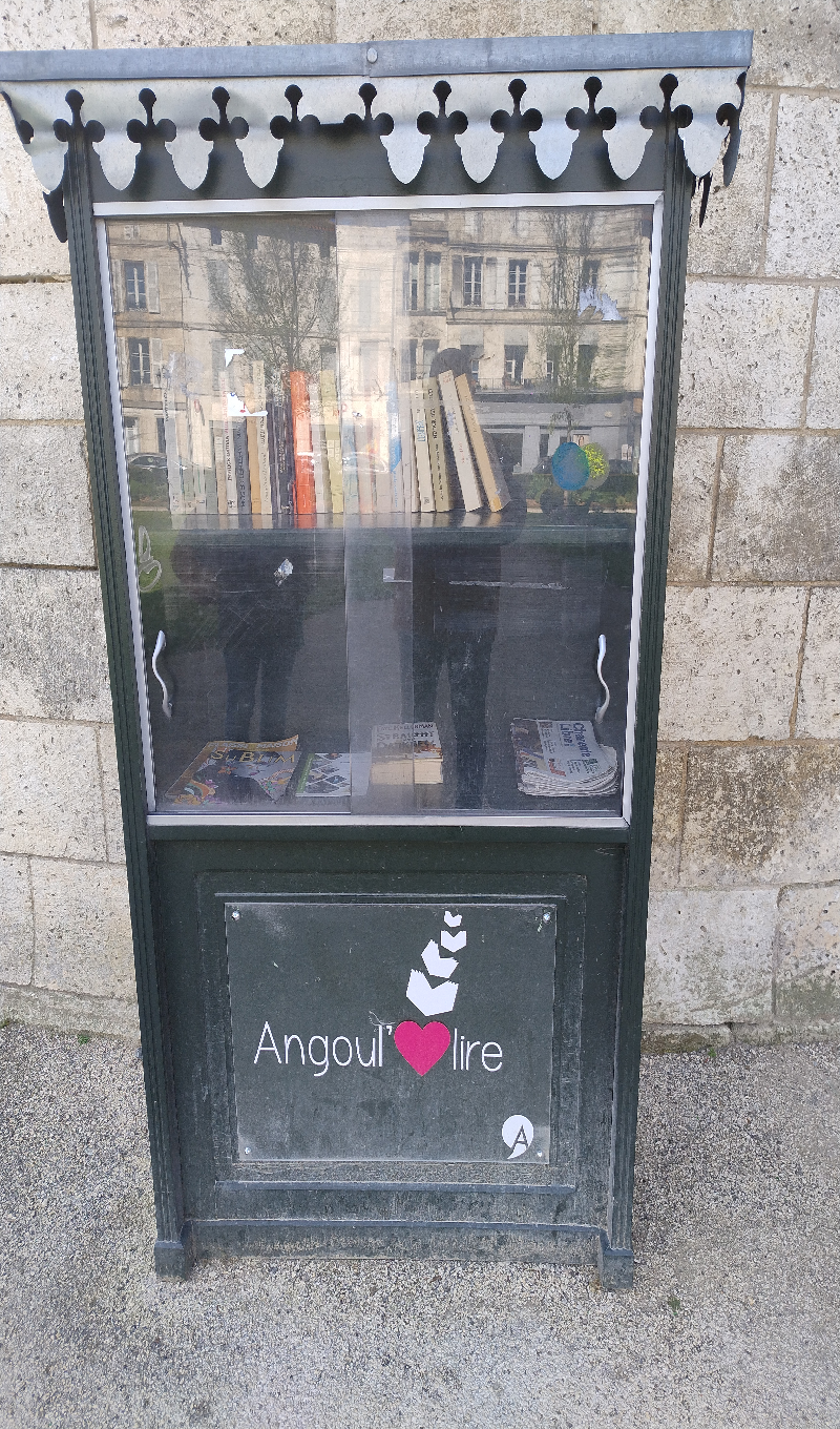 Délivrez - Boite à livres (Angoulême, France)