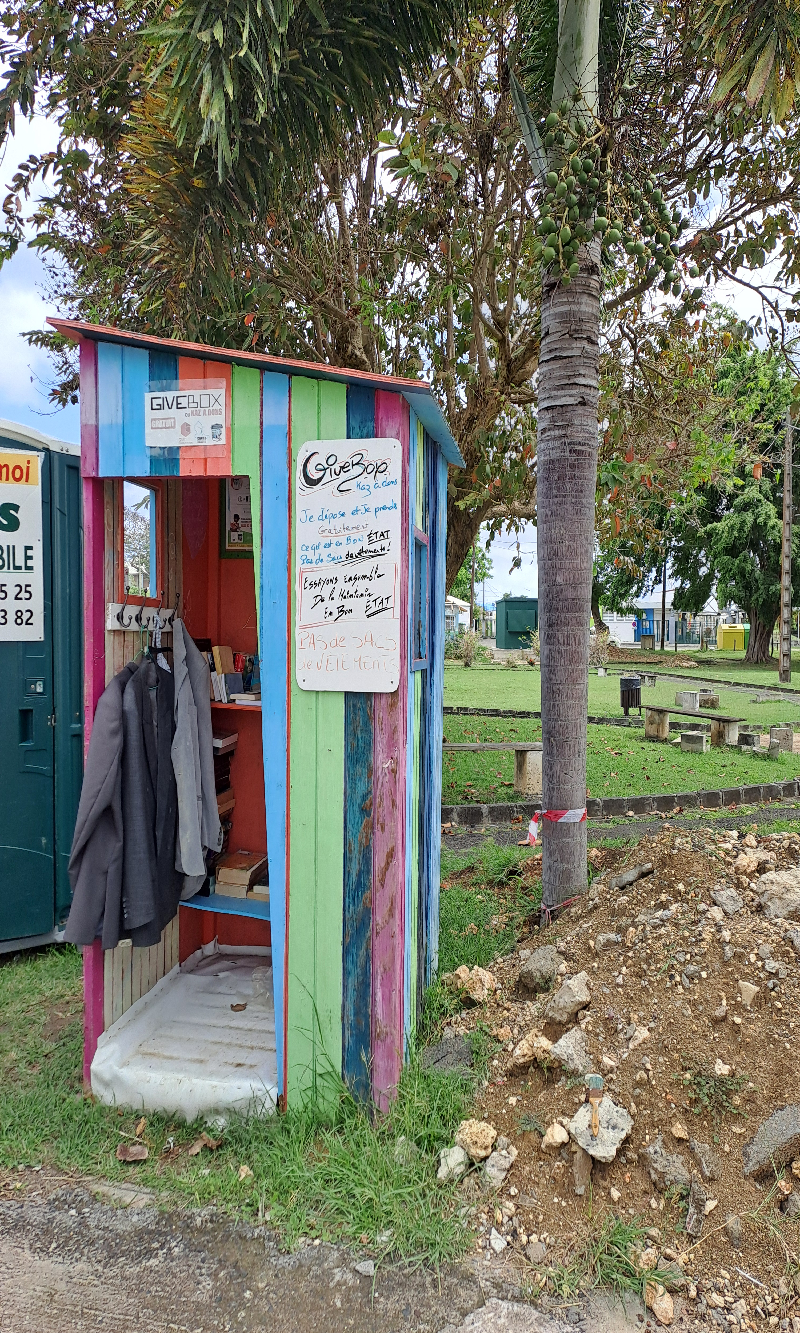 Délivrez - Boite à dons (Anse-Bertrand, Guadeloupe)