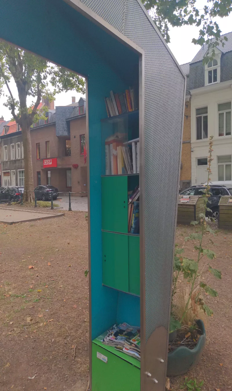 Délivrez - Boite à livres (Saint-André-lez-Lille, France)