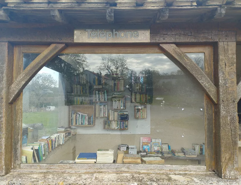 Delivrez - Free Library (Aujols, France)