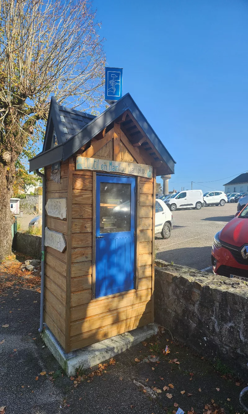 Délivrez - Boite à livres (Saint-Léonard-de-Noblat, France)