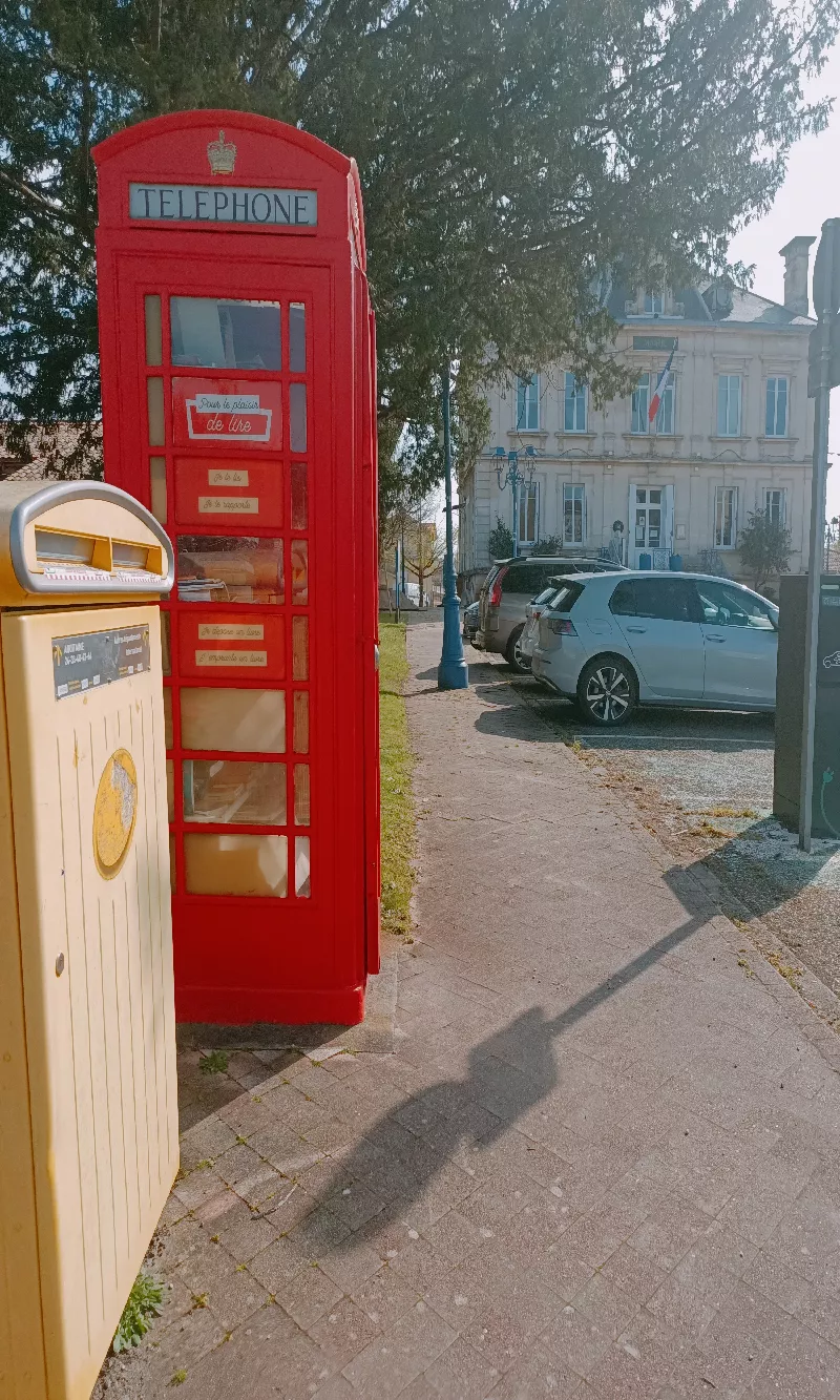 Délivrez - Boite à livres (Saint-Médard-de-Guizières, France)