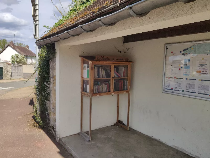Délivrez - Boite à livres (Saint-Illiers-la-Ville, France)