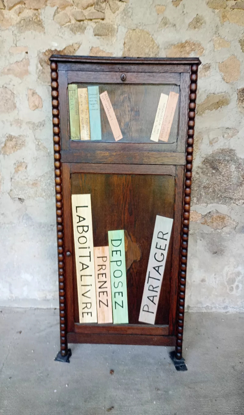 Delivrez - Free Library (Lavault-de-Frétoy, France)