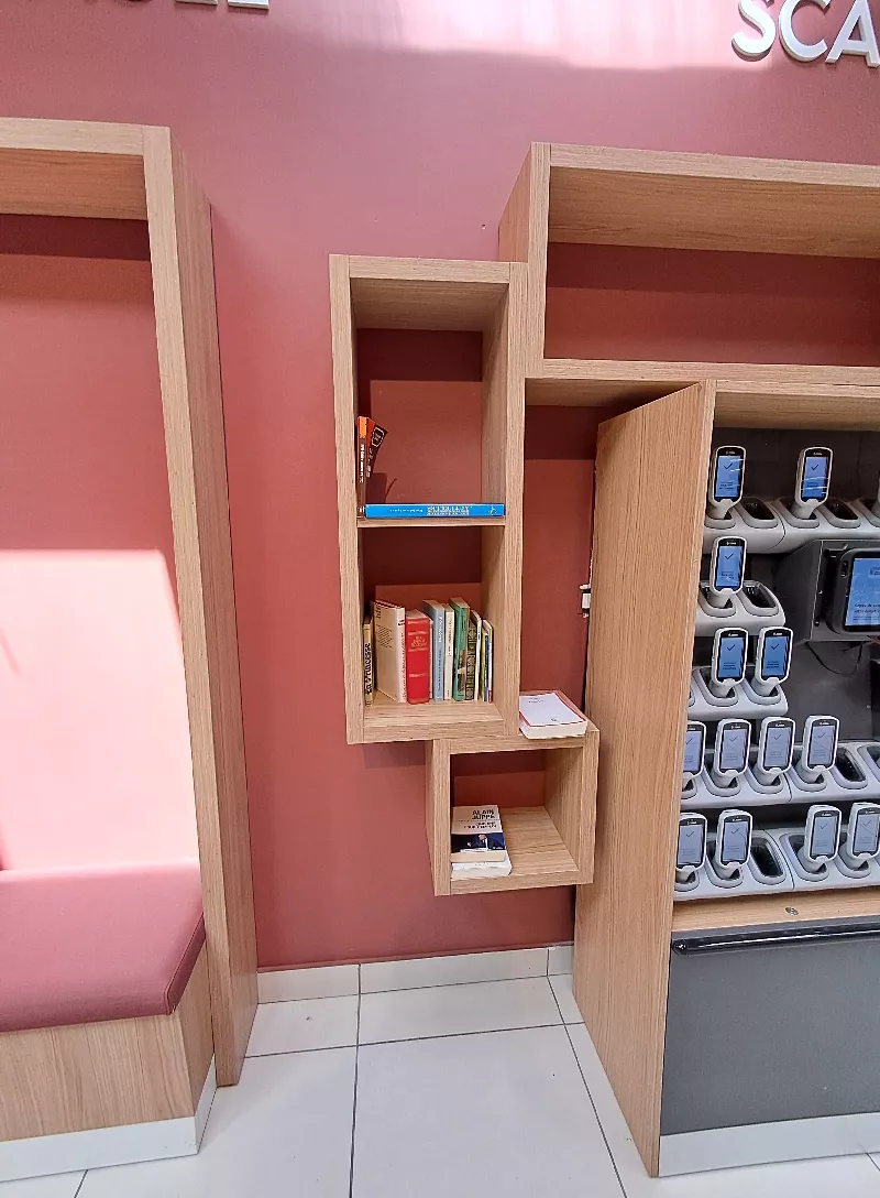 Delivrez - Free Library (Lannion, France)