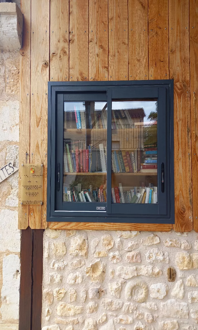 Delivrez - Free Library (Saint-Félix-de-Villadeix, France)