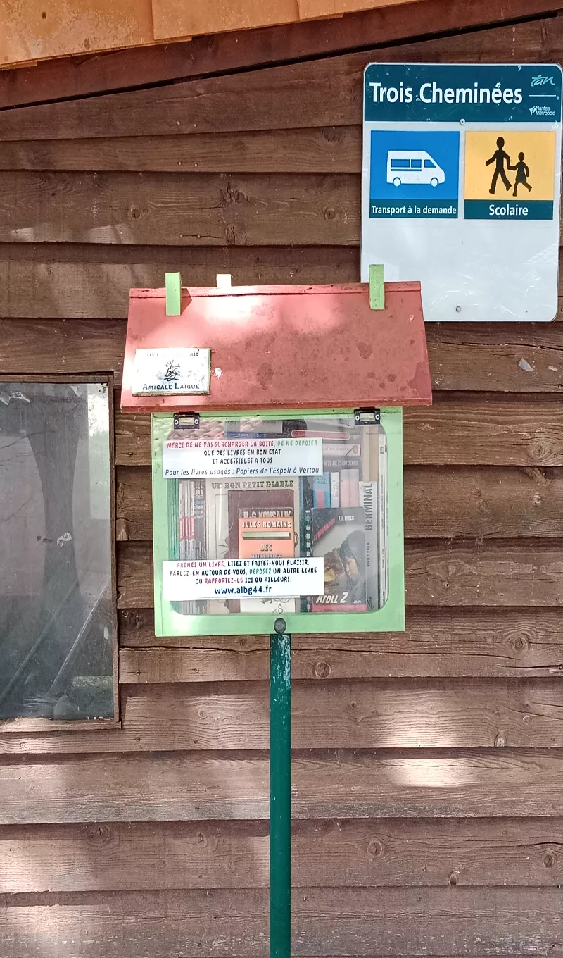 Delivrez - Free Library (Basse-Goulaine, France)