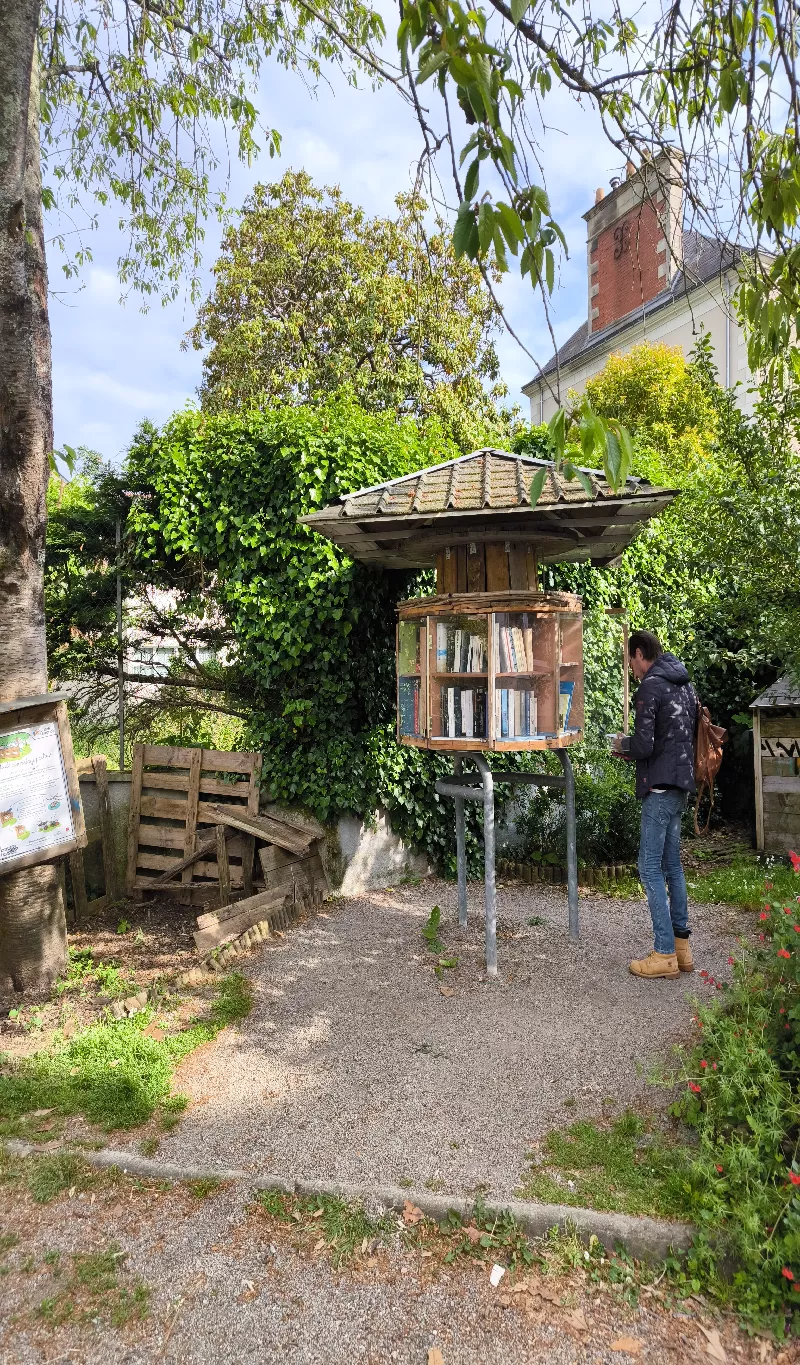 Délivrez - Boite à livres (Nantes, France)