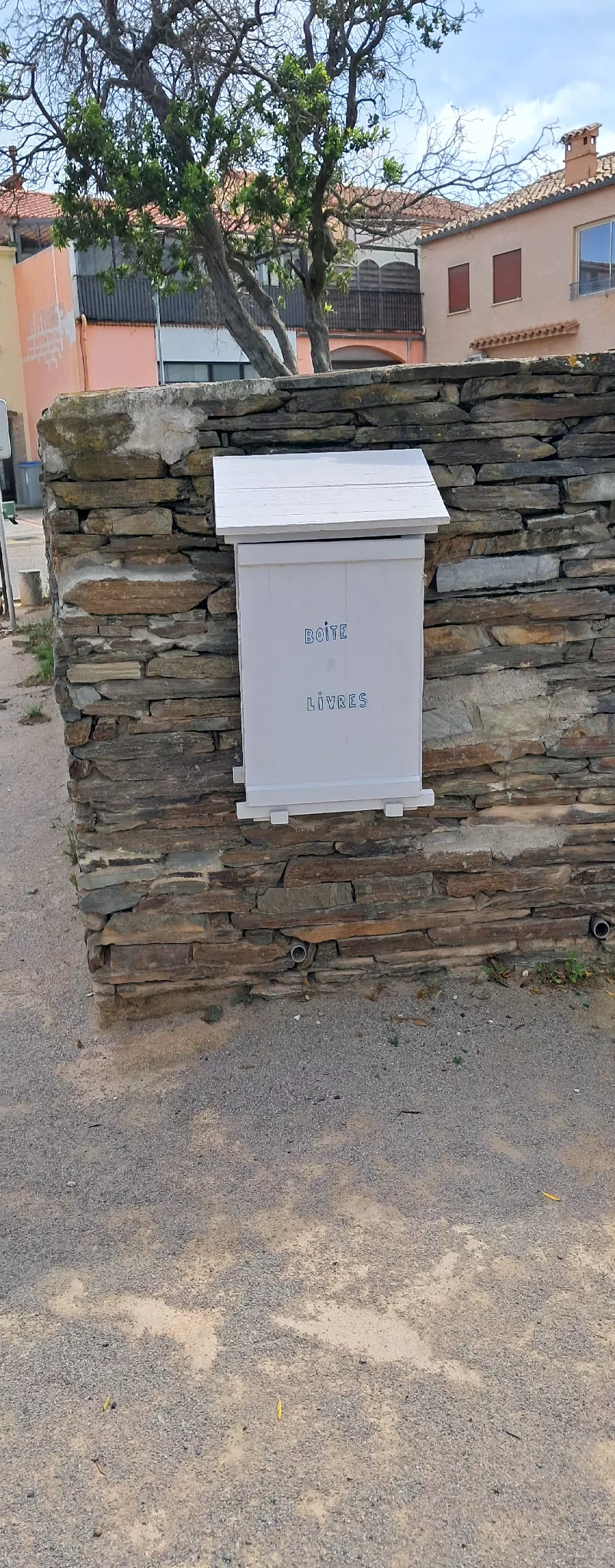 Délivrez - Boite à livres (Saint-Cyprien, France)