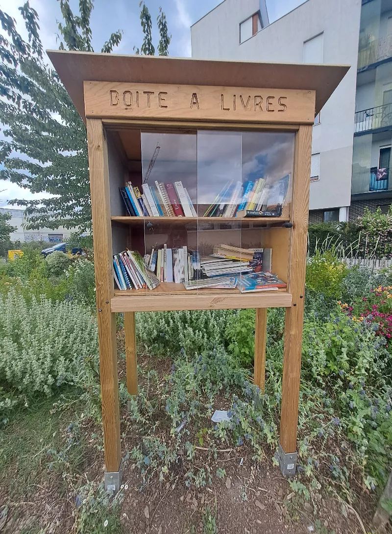 Délivrez - Boite à livres (Viry-Châtillon, France)