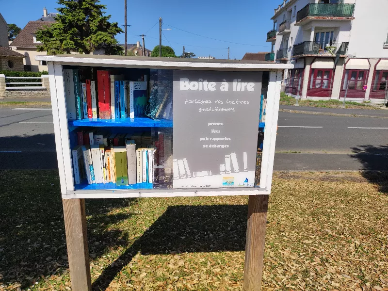 Délivrez - Boite à livres (Ouistreham, France)
