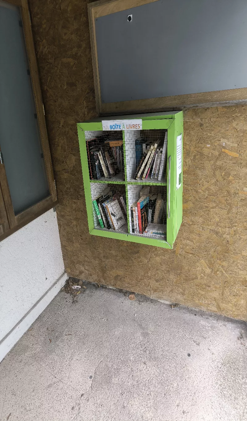 Délivrez - Boite à livres (Prosnes, France)