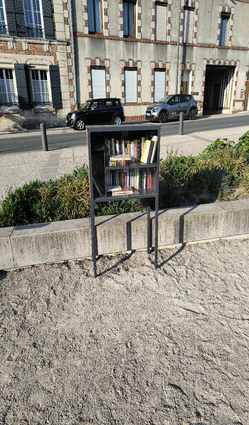 Délivrez - Boite à livres (Saint-Memmie, France)
