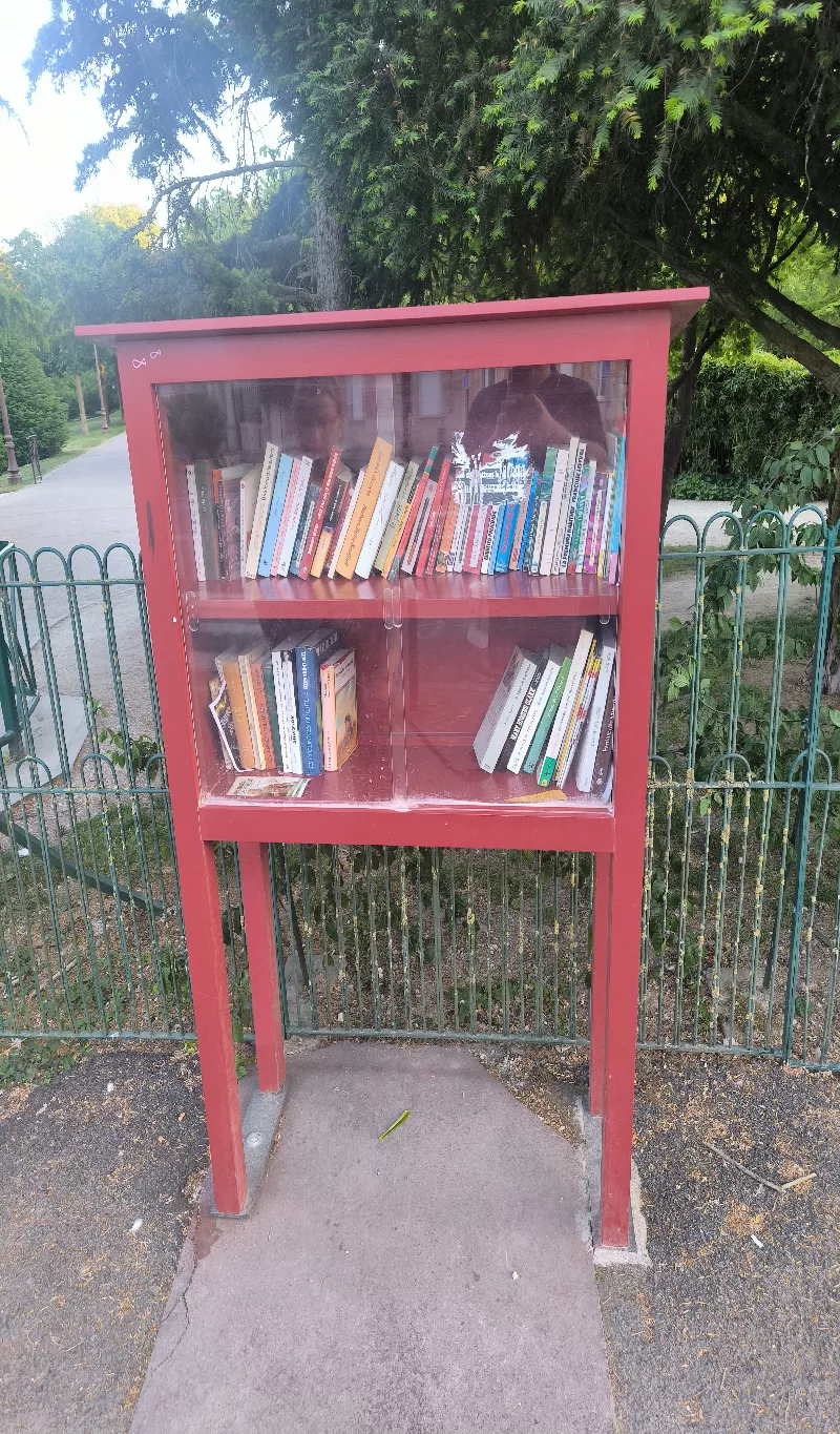Délivrez - Boite à livres (Châlons-en-Champagne, France)