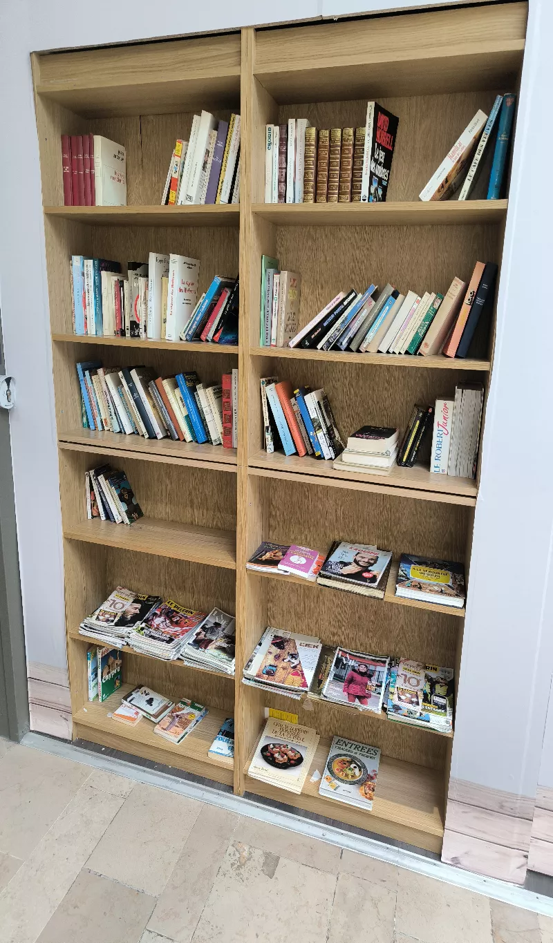 Délivrez - Boite à livres (Châlons-en-Champagne, France)