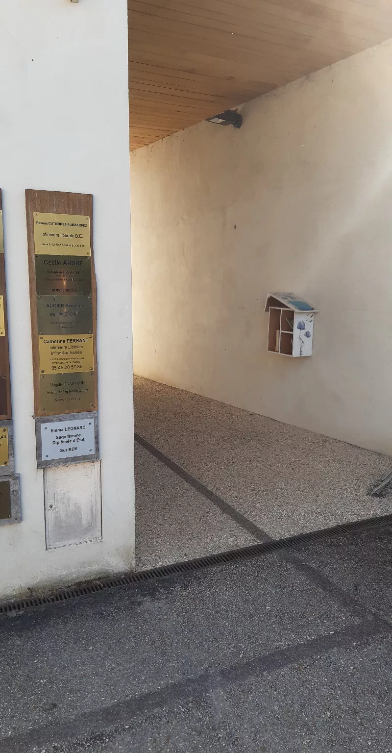 Délivrez - Boite à livres (Val-de-Bonnieure, France)