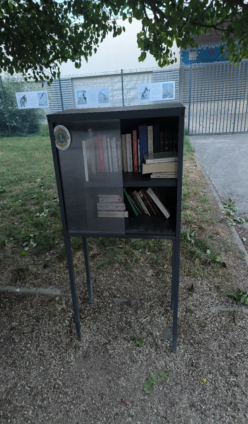 Délivrez - Boite à livres (Saint-Memmie, France)