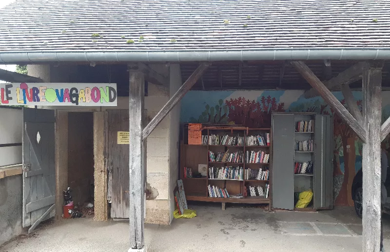 Delivrez - Free Library (Chissey-sur-Loue, France)