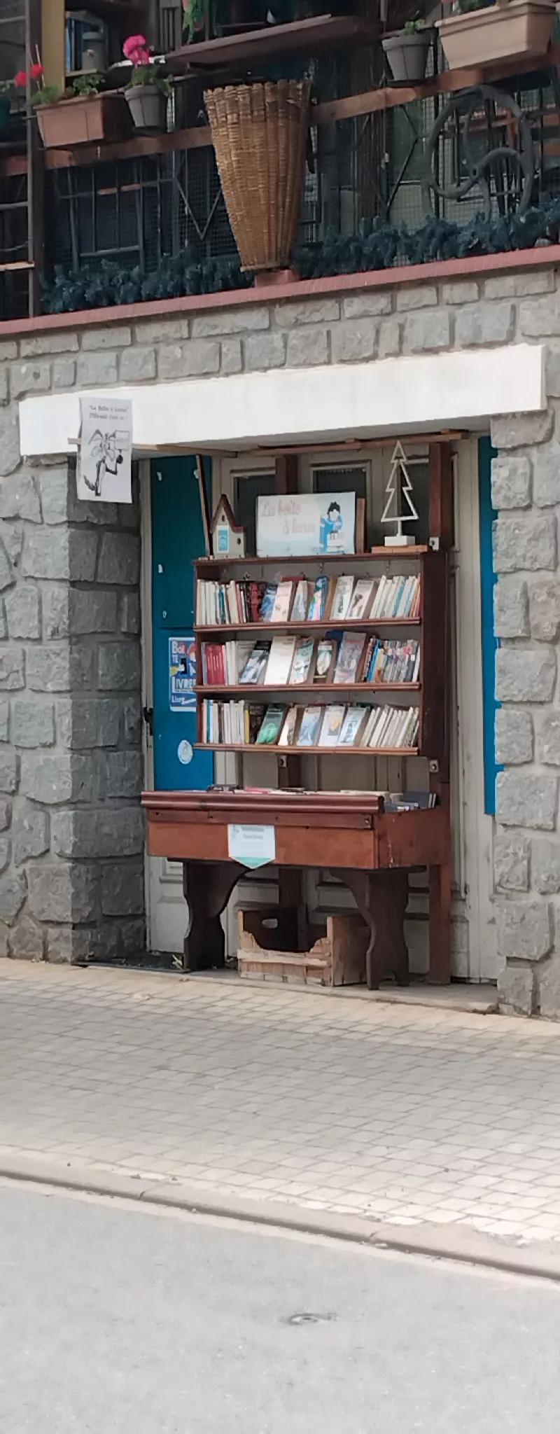 Delivrez - Free Library (Ébreuil, France)