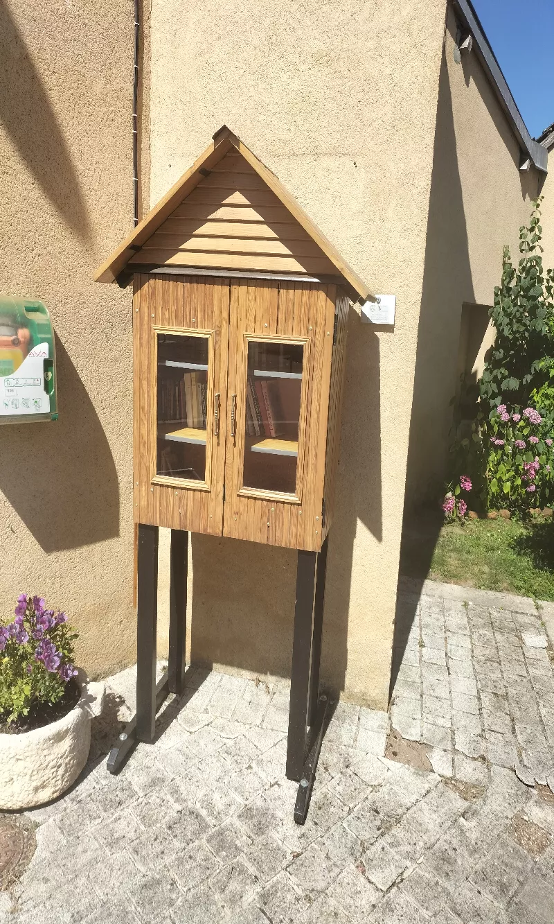 Délivrez - Boite à livres (Sury-ès-Bois, France)