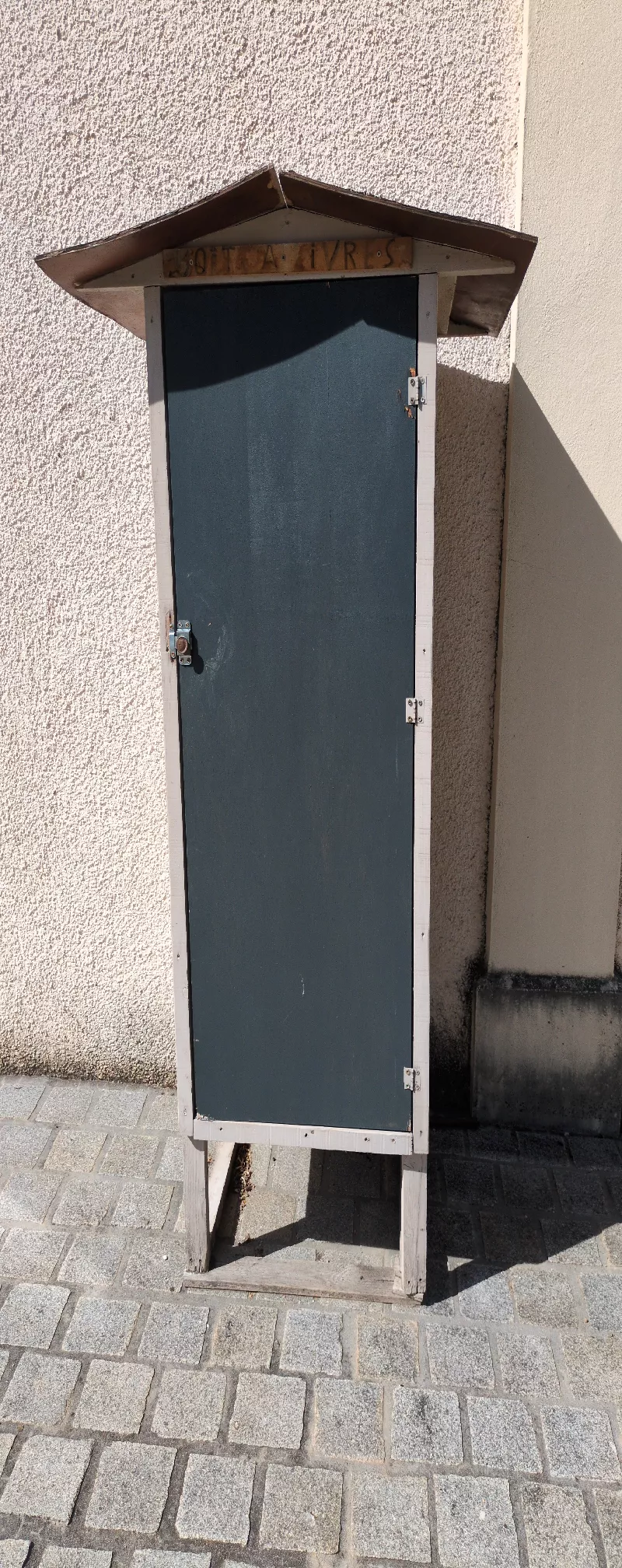 Délivrez - Boite à livres (Pugey, France)