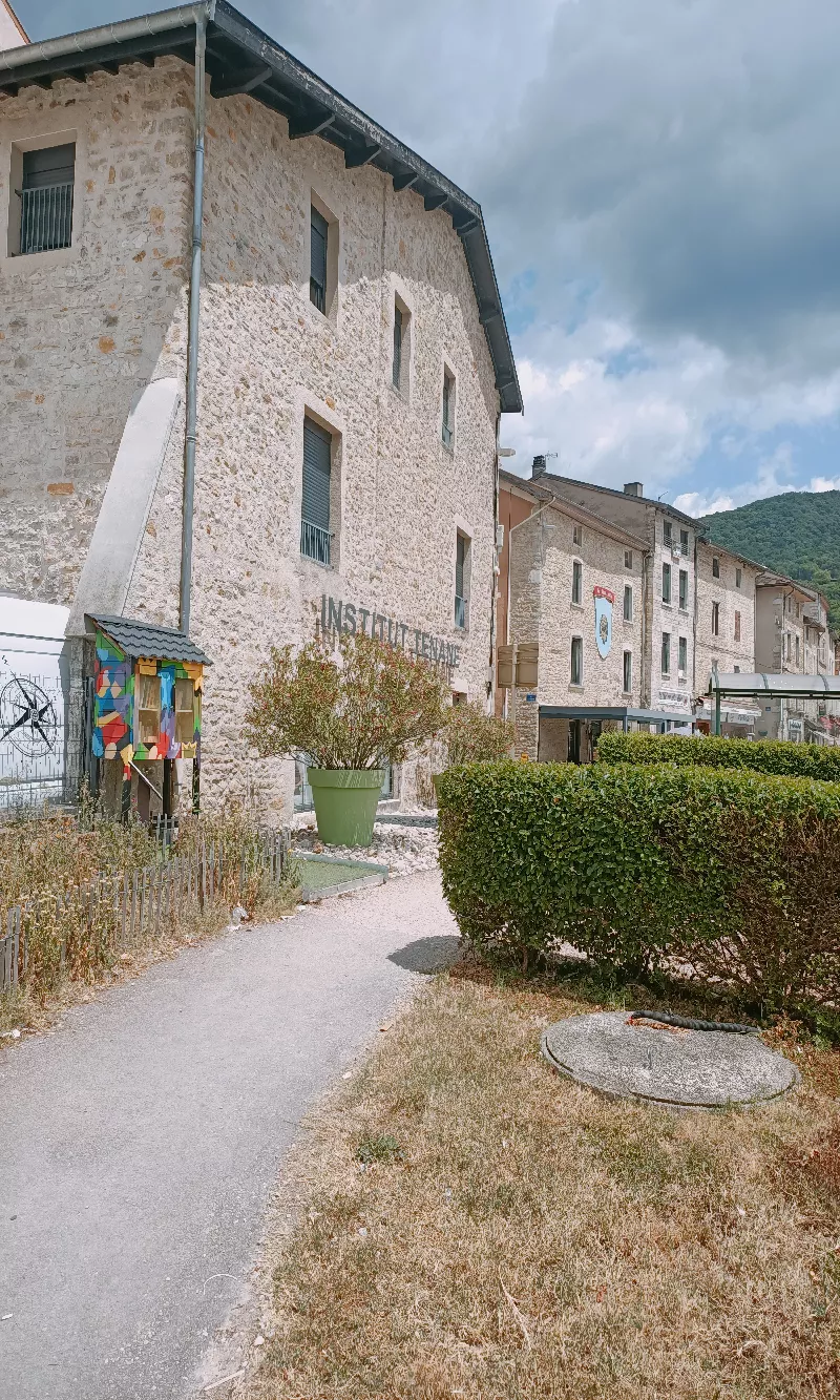 Délivrez - Boite à livres (Lagnieu, France)