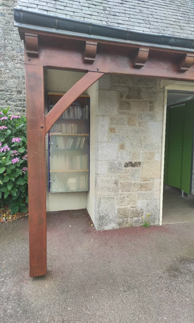 Delivrez - Free Library (Coëtmieux, France)