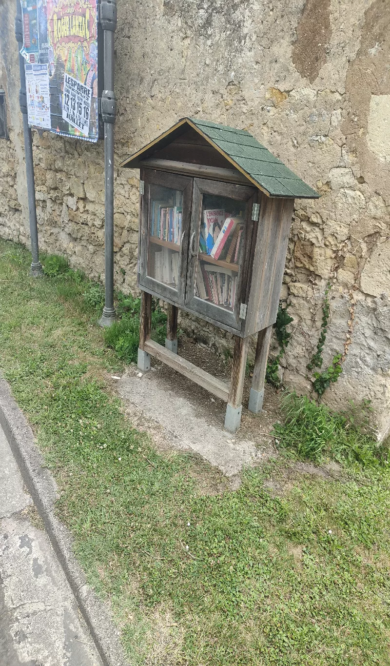 Delivrez - Free Library (Lesparre-Médoc, France)