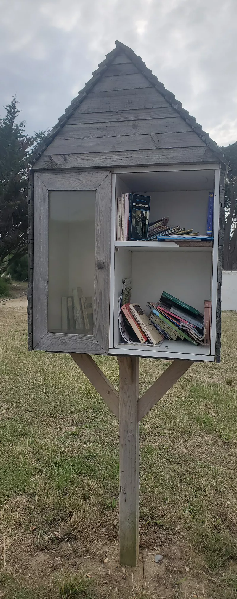Delivrez - Free Library (Carantec, France)