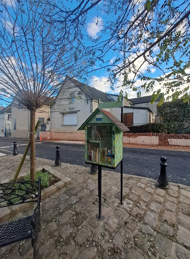 Délivrez - Boite à livres (Fleury-Mérogis, France)