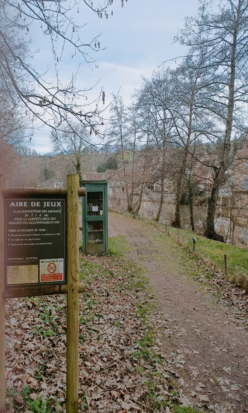Délivrez - Boite à livres (Hérisson, France)