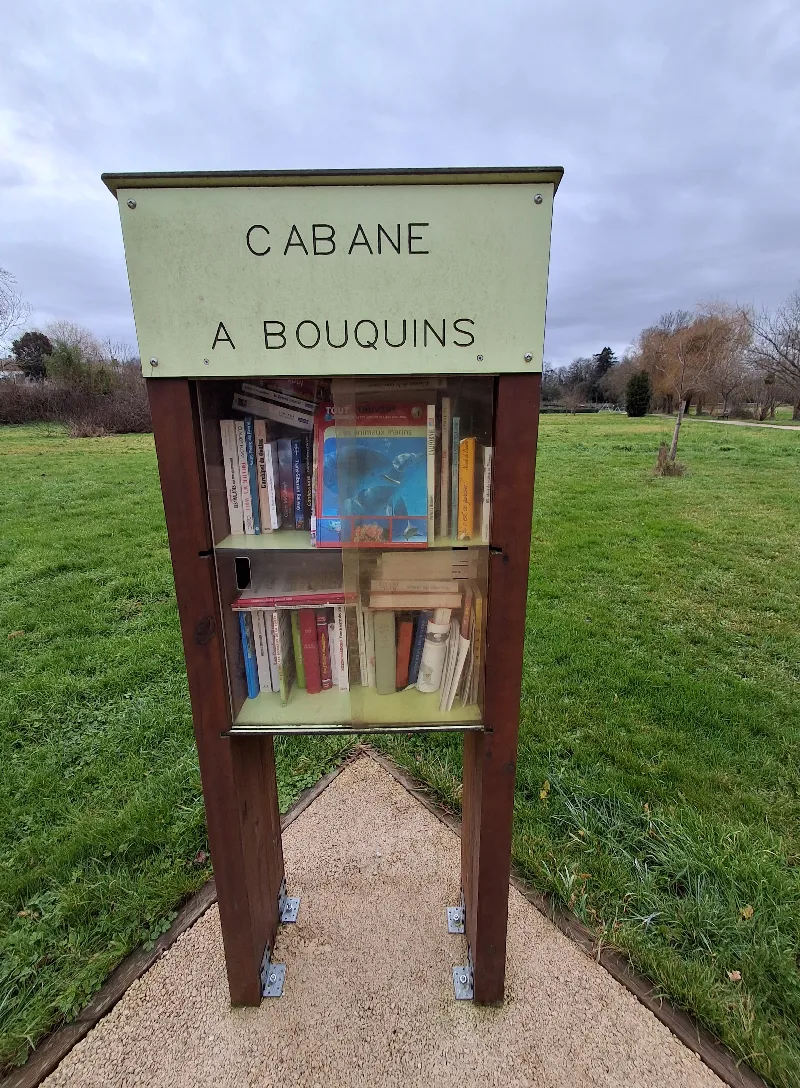 Délivrez - Boite à livres (Melle, France)