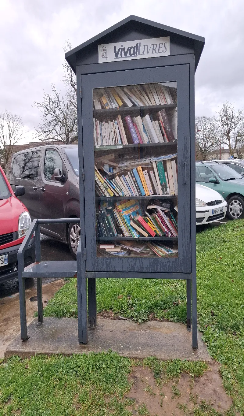 Délivrez - Boite à livres (Saint-Romans-lès-Melle, France)