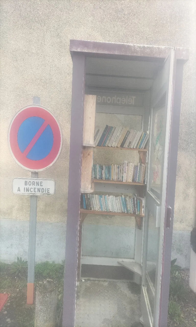 Delivrez - Free Library (Lorges, France)