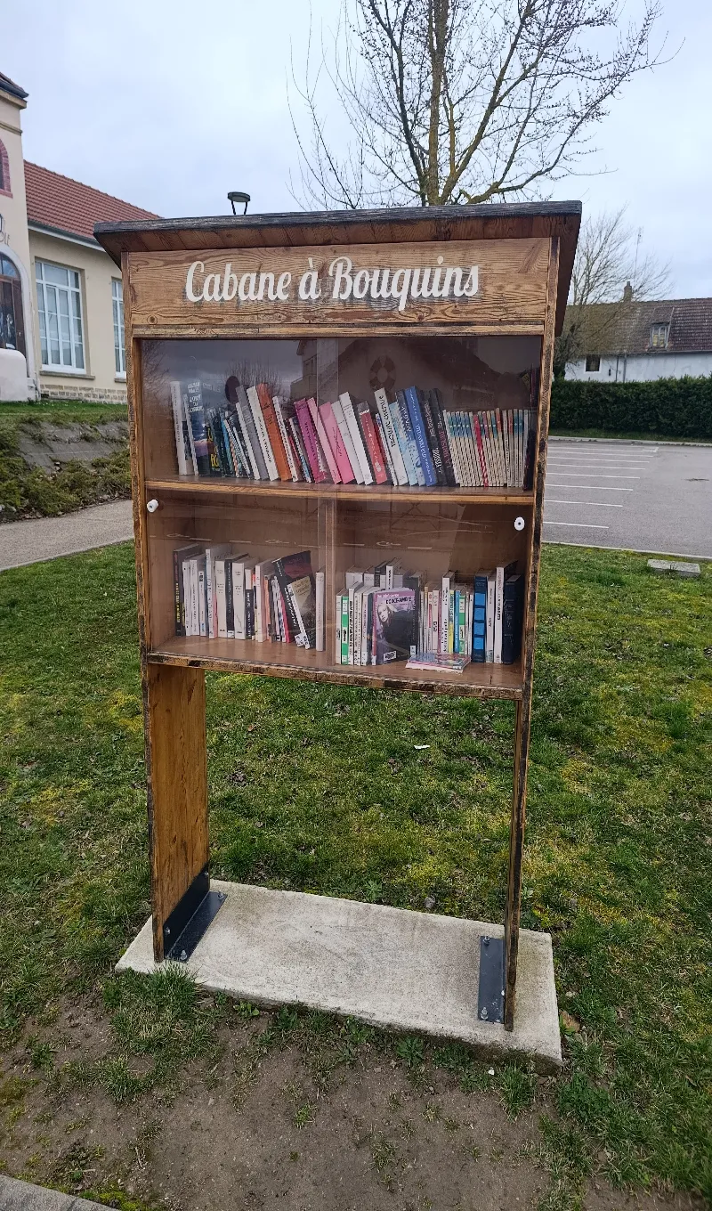 Delivrez - Free Library (Vitry-en-Charollais, France)