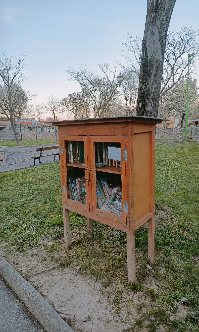 Délivrez - Boite à livres (, France)